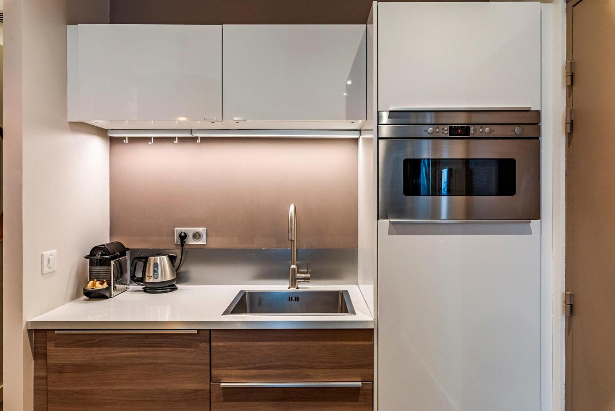 Luxury Family 2Br - Prime Location, Walk To Beach & Shopping, Sunny Balcony - Totolulu Cannes Hoche Ngoại thất bức ảnh