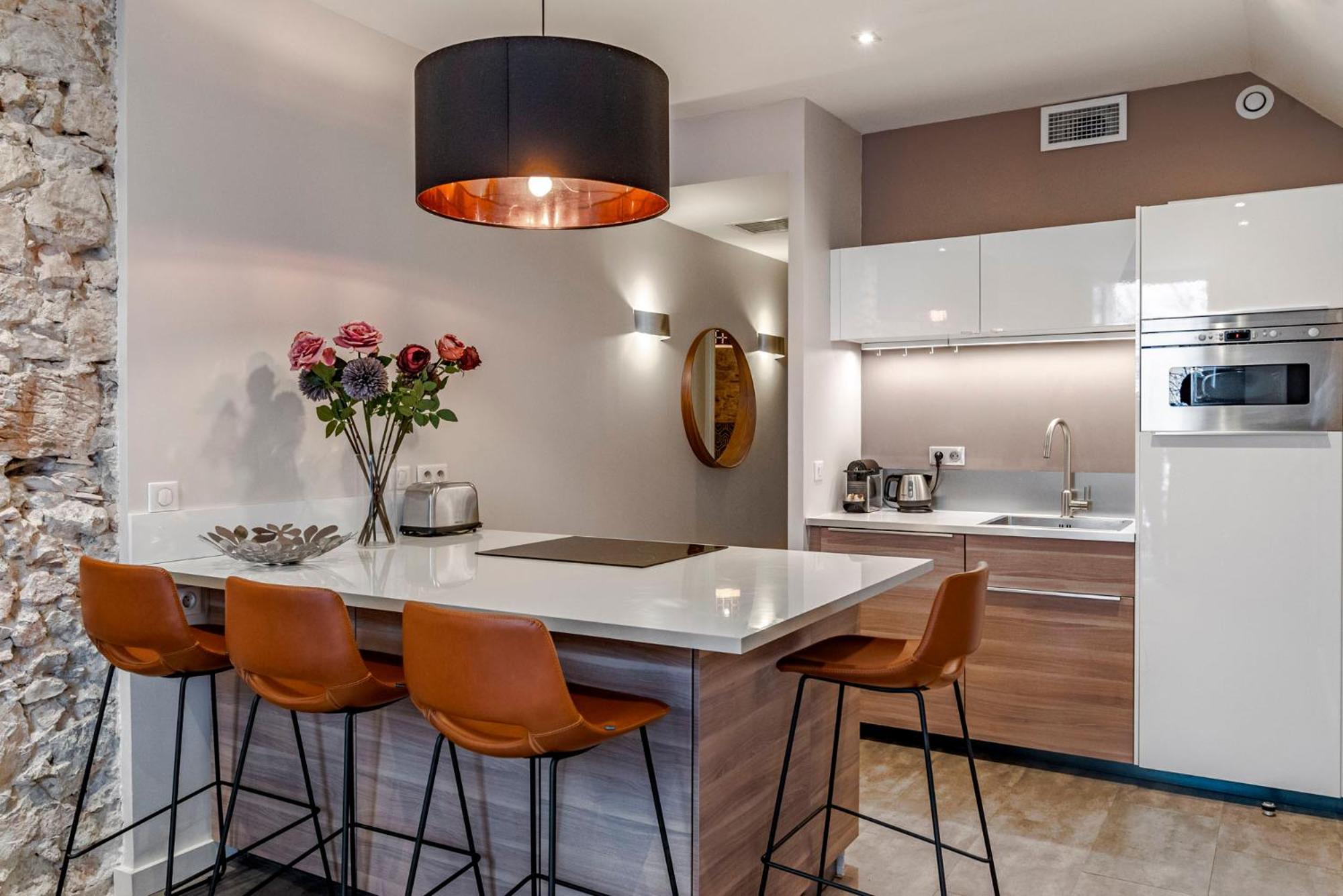 Luxury Family 2Br - Prime Location, Walk To Beach & Shopping, Sunny Balcony - Totolulu Cannes Hoche Ngoại thất bức ảnh
