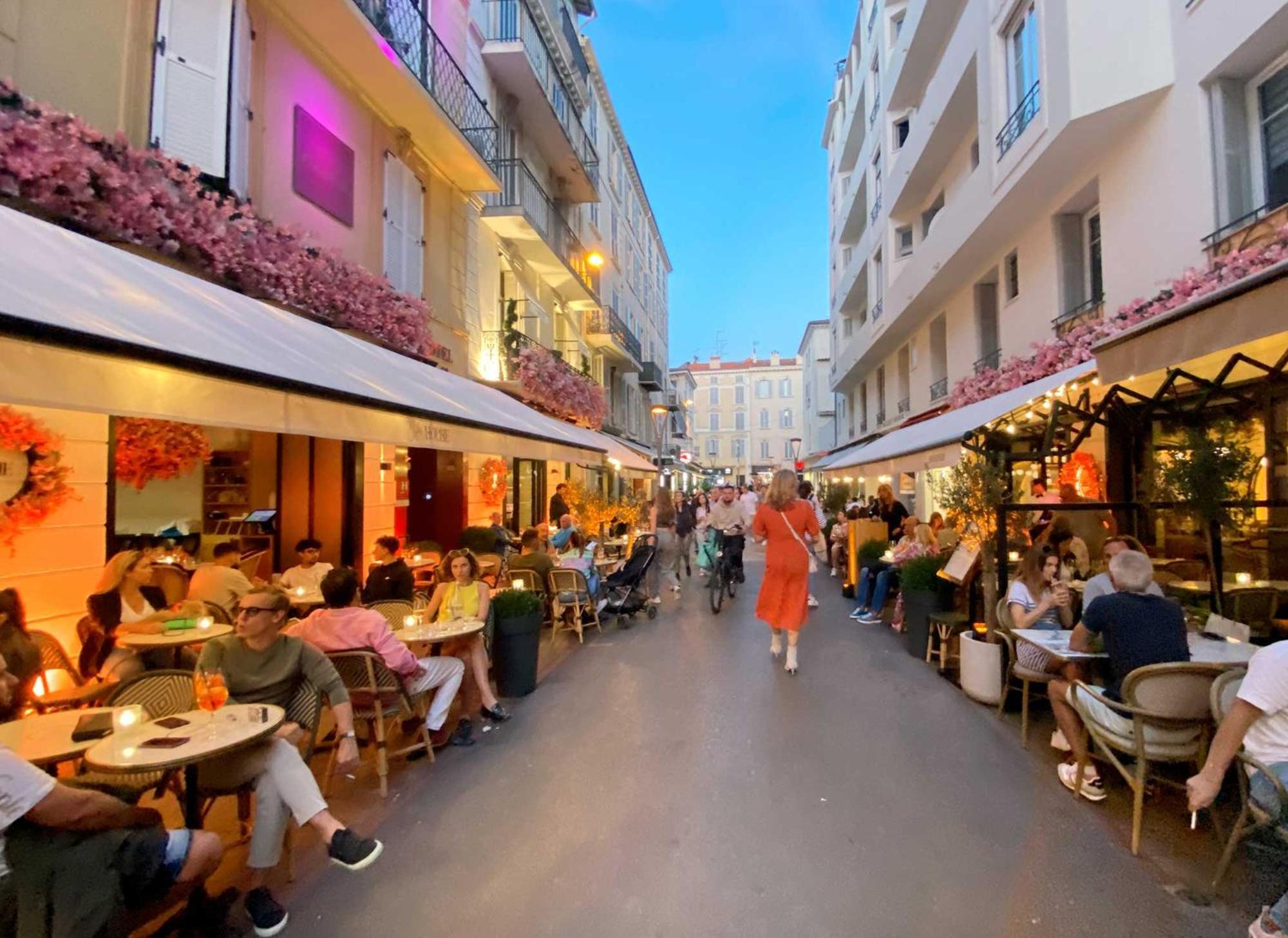 Luxury Family 2Br - Prime Location, Walk To Beach & Shopping, Sunny Balcony - Totolulu Cannes Hoche Ngoại thất bức ảnh