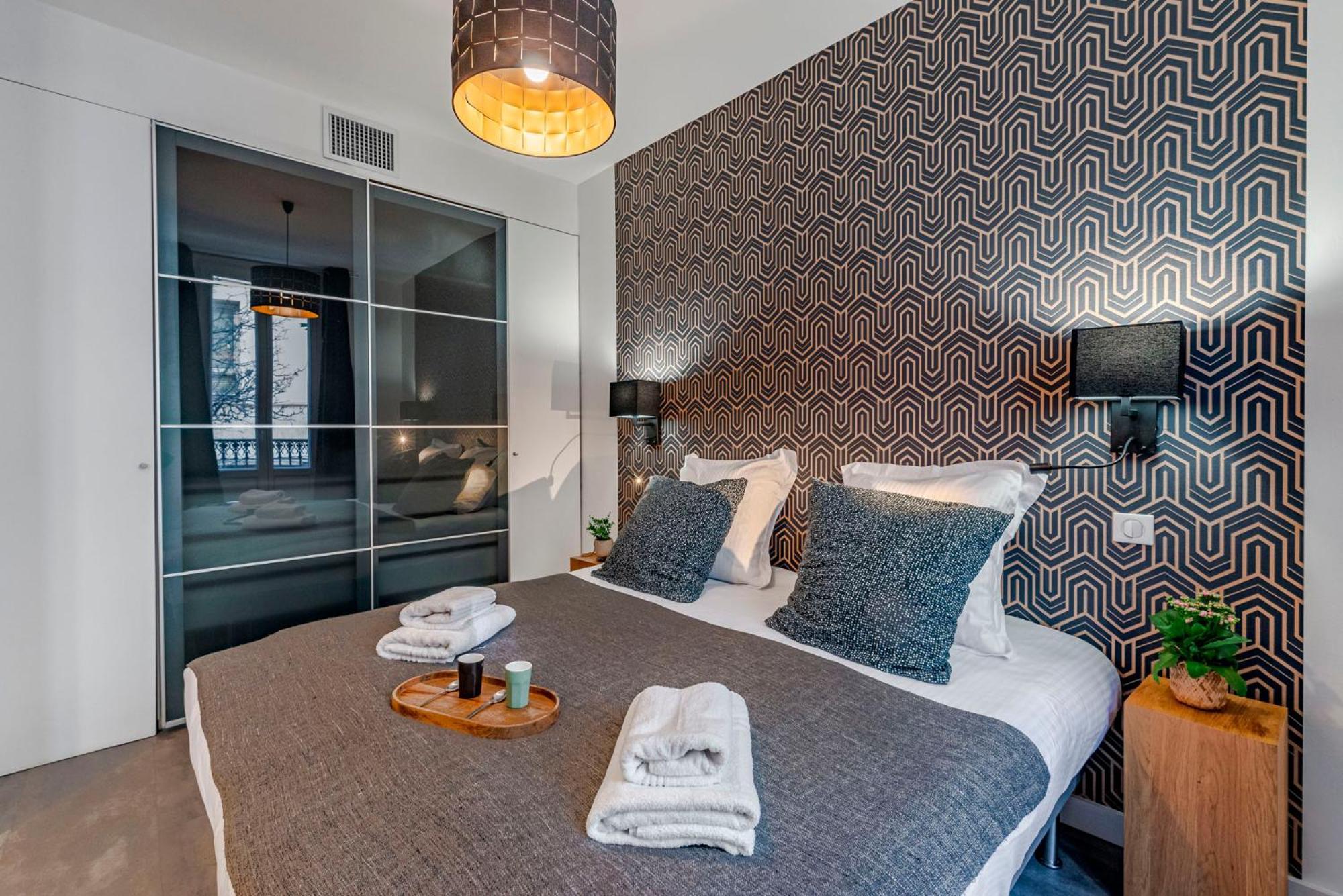 Luxury Family 2Br - Prime Location, Walk To Beach & Shopping, Sunny Balcony - Totolulu Cannes Hoche Ngoại thất bức ảnh