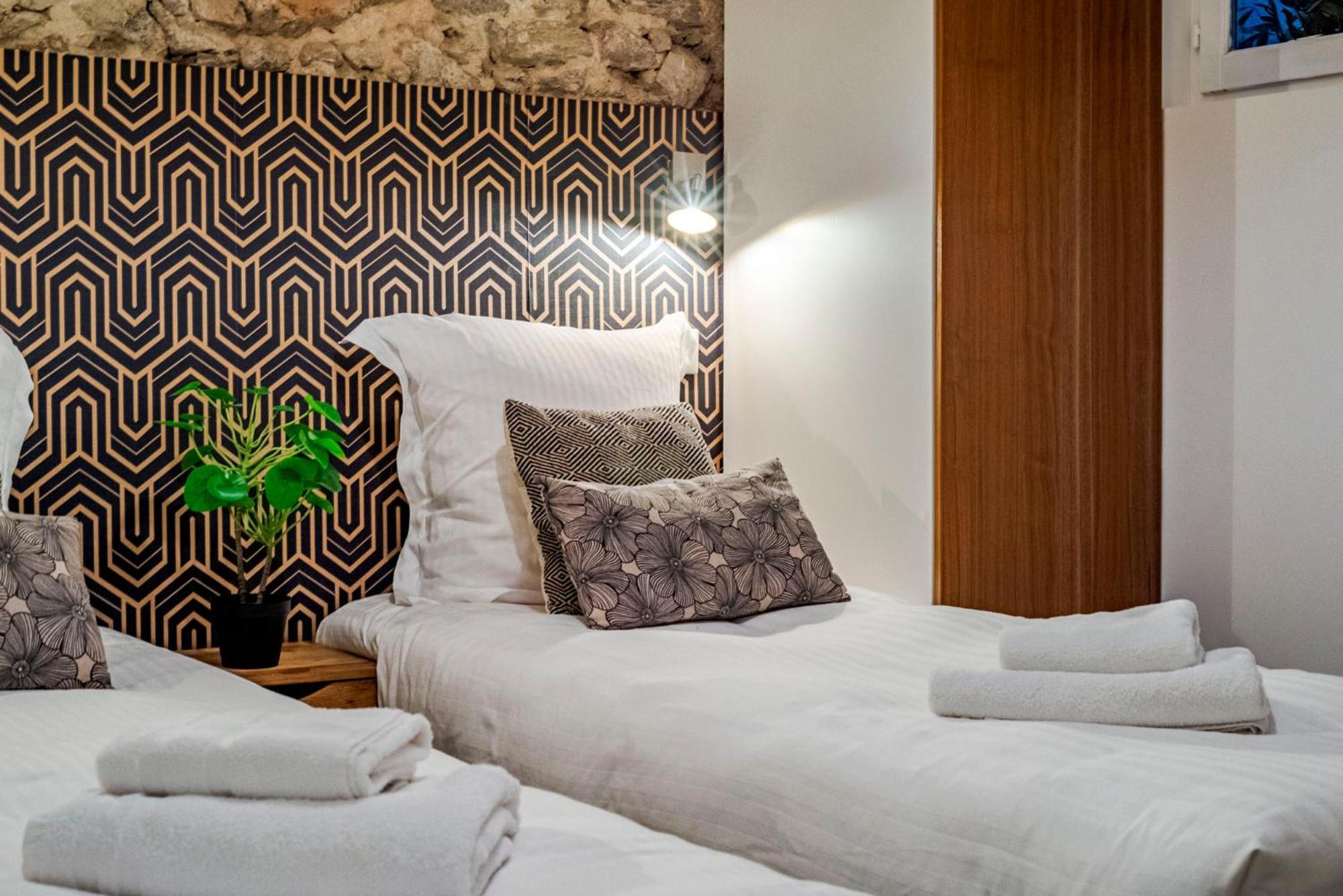 Luxury Family 2Br - Prime Location, Walk To Beach & Shopping, Sunny Balcony - Totolulu Cannes Hoche Ngoại thất bức ảnh