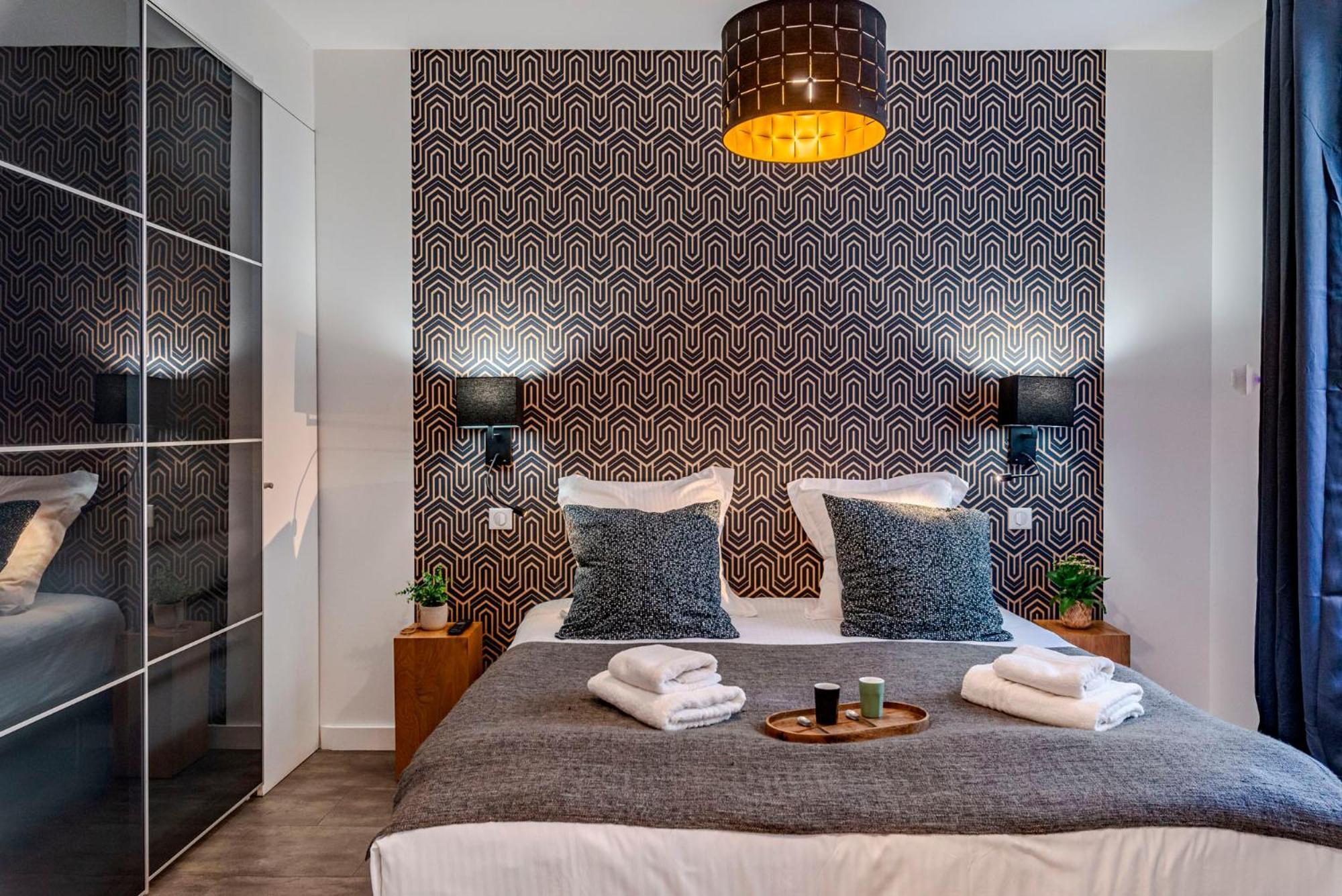 Luxury Family 2Br - Prime Location, Walk To Beach & Shopping, Sunny Balcony - Totolulu Cannes Hoche Ngoại thất bức ảnh